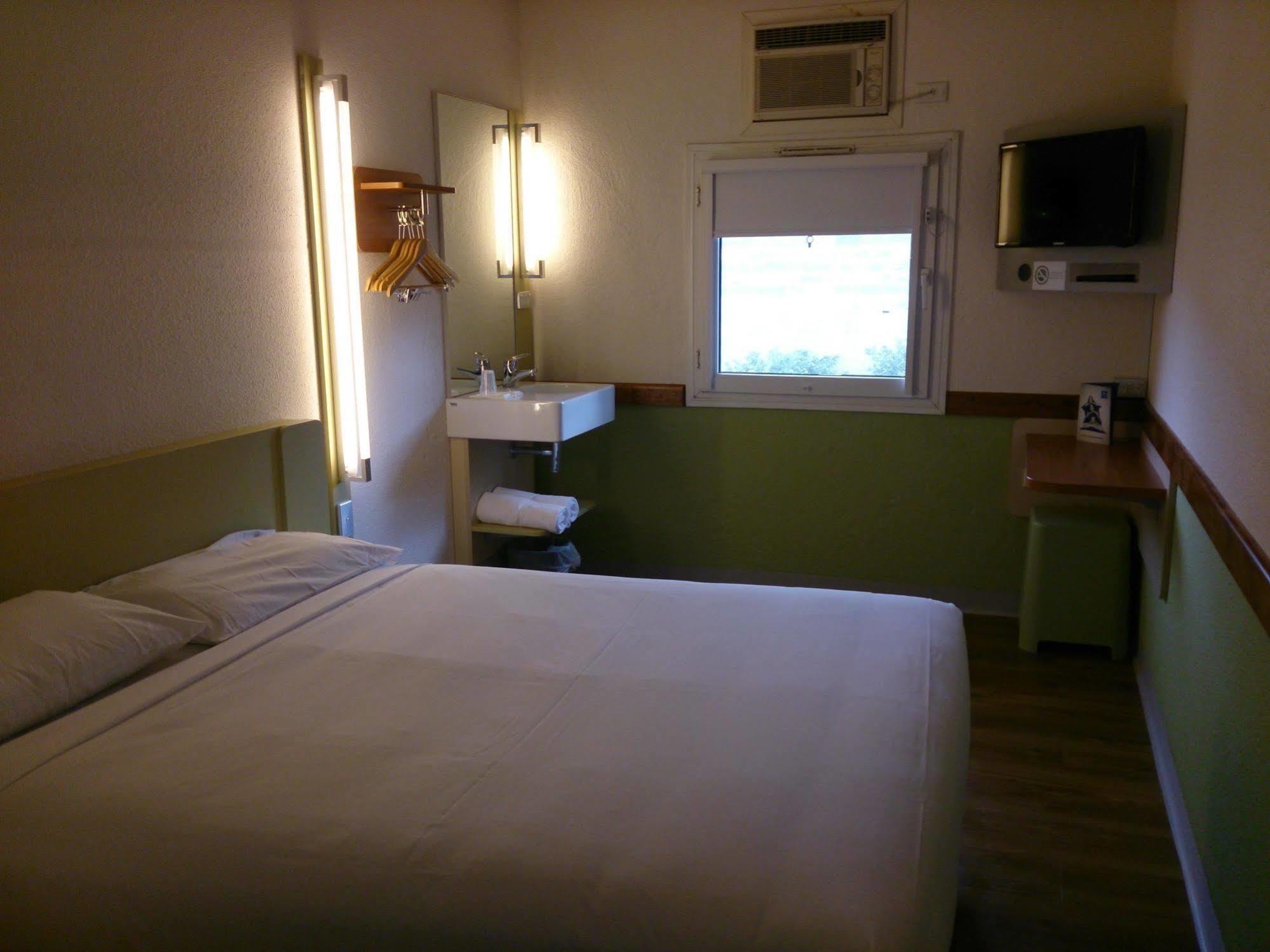 Ibis Budget - Данденонг Экстерьер фото