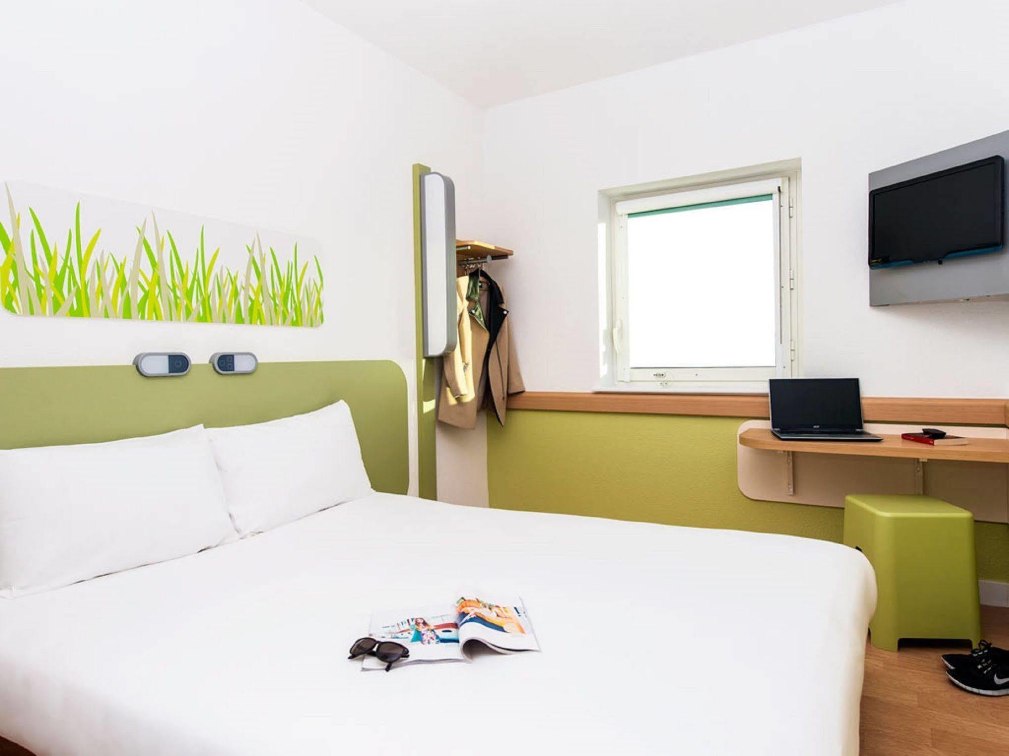 Ibis Budget - Данденонг Экстерьер фото