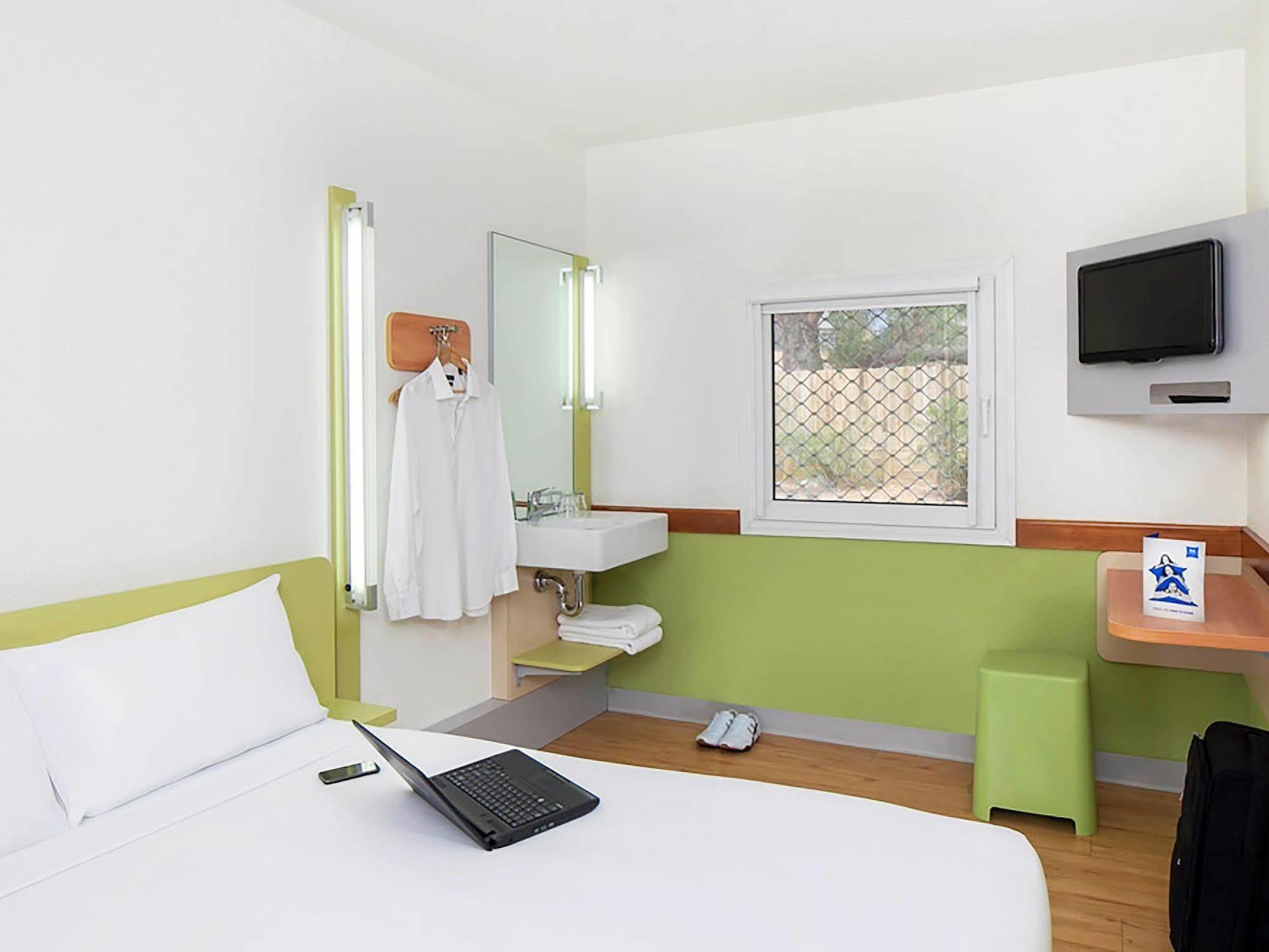Ibis Budget - Данденонг Экстерьер фото